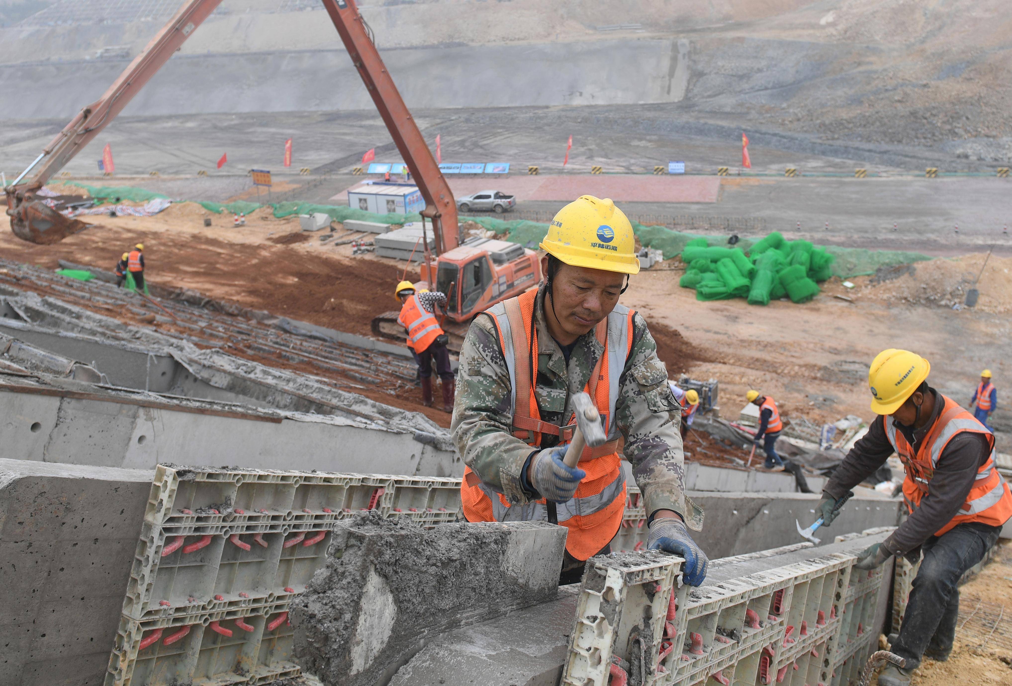 (經濟)廣西:平陸運河建設忙_工程_施工_樞紐